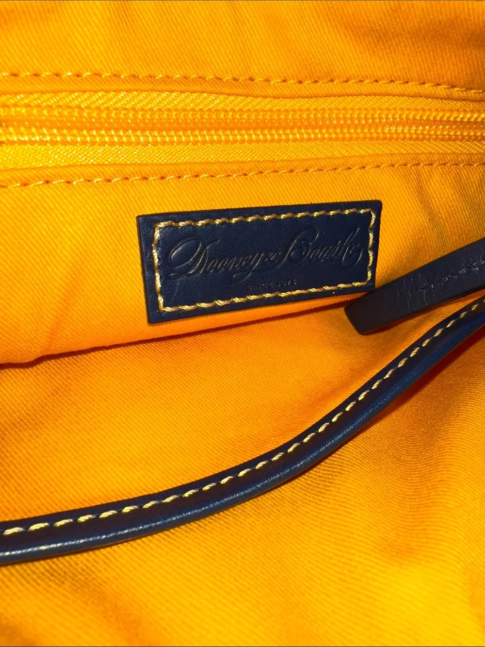 Disney Dooney Burke Finding Nemo crossbody bag - Picture 2 of 7